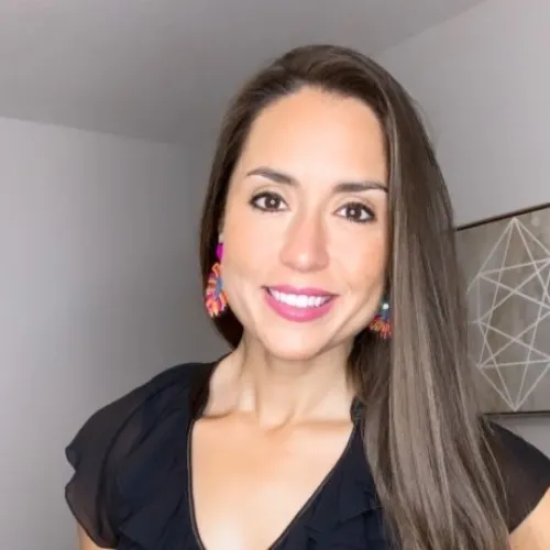 dixie valdez headshot