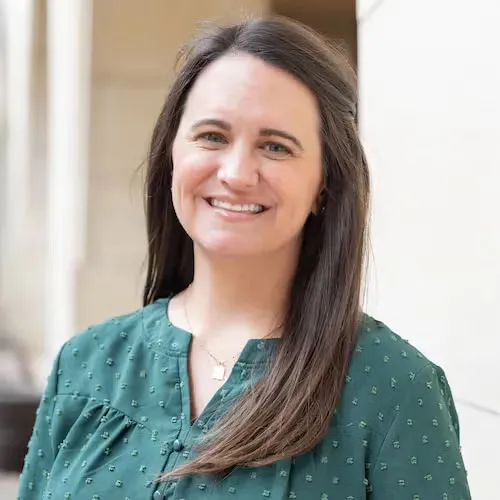Lindsay Hammond headshot
