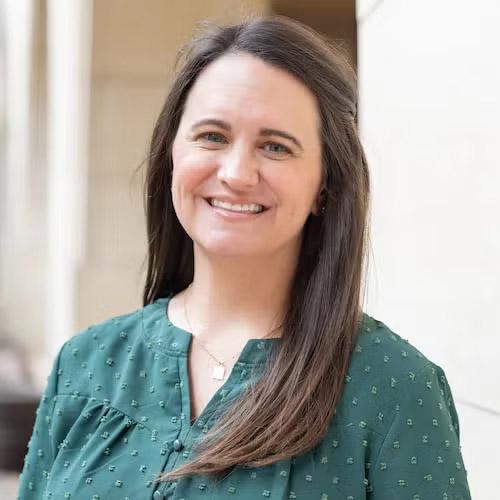 Lindsay Hammond headshot
