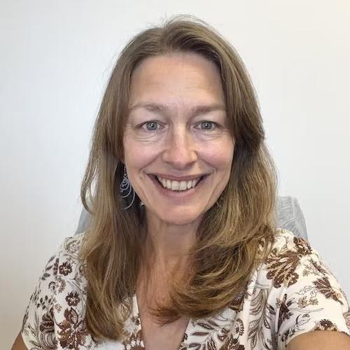 April Garner Headshot